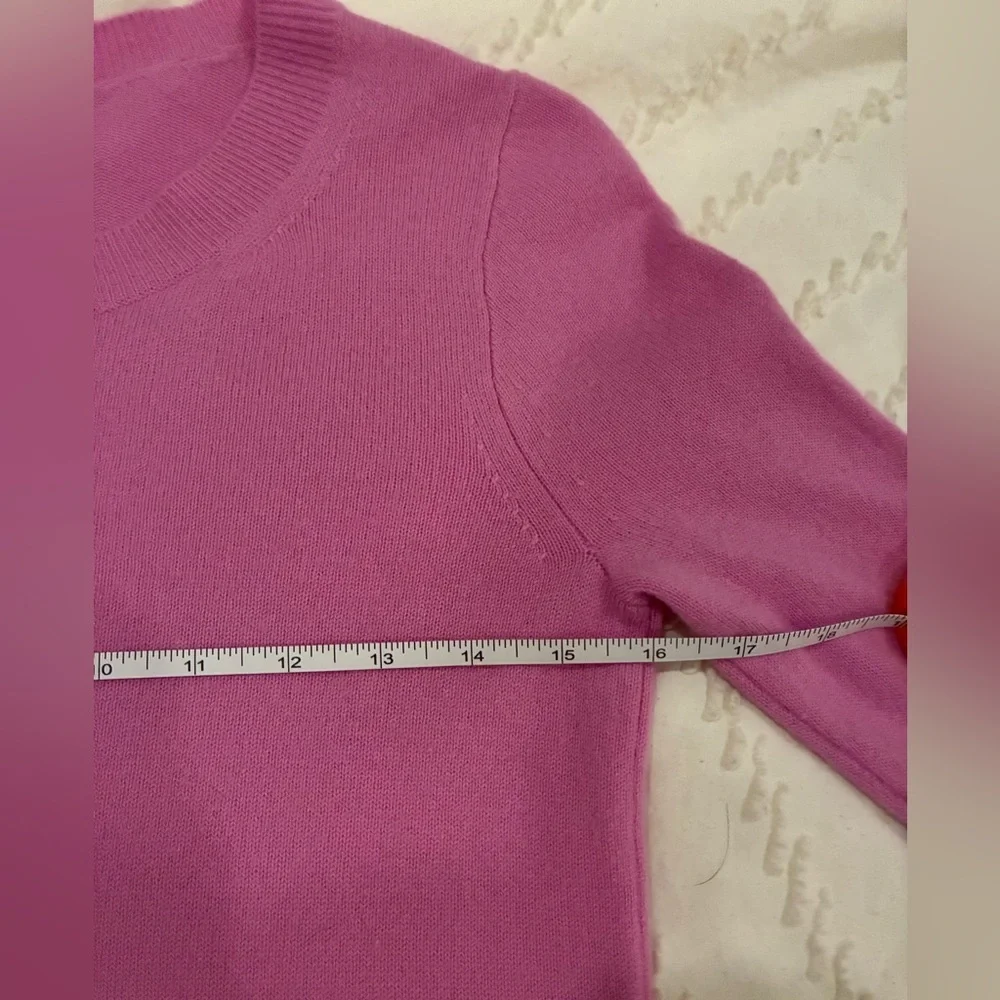 J. CREW  candy Pink  CASHMERE  slim  Fit Women's Sweater.  XXS preppy glam